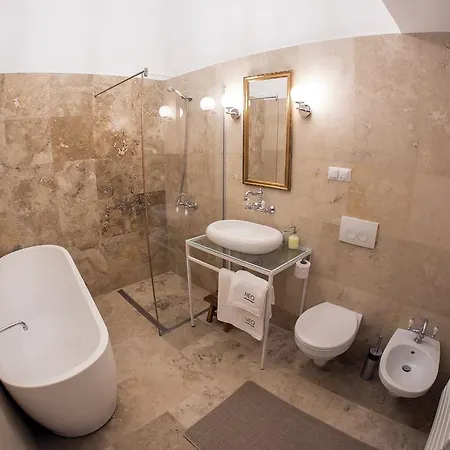 Neo Eroilor 아파트